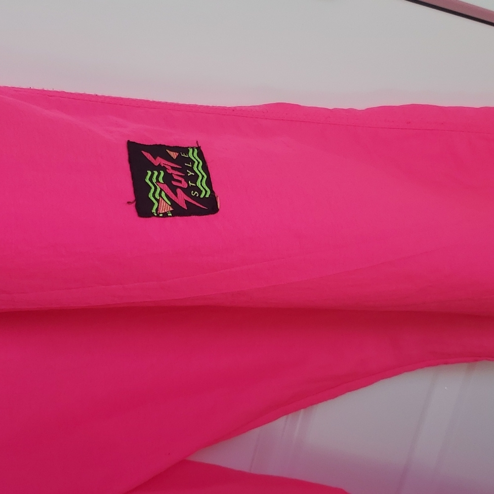 Vintage Surf-Style Hot Pink Windbreaker Suit With matching Pants💗 Hostess Pick - Picture 10 of 13